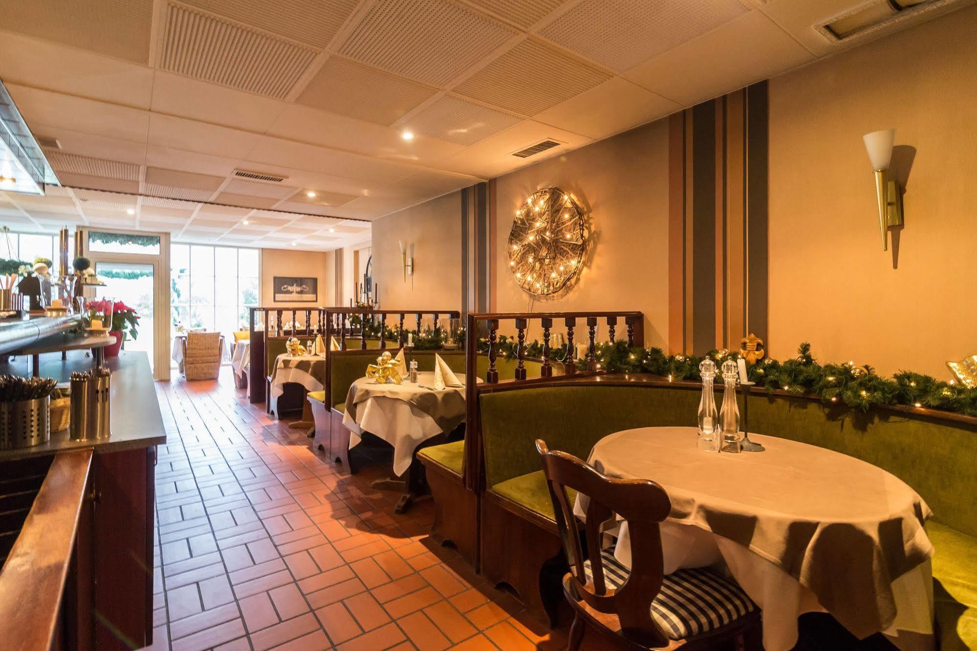 Thermen Hotel & Restaurant Bad Soden Bad Soden am Taunus Esterno foto